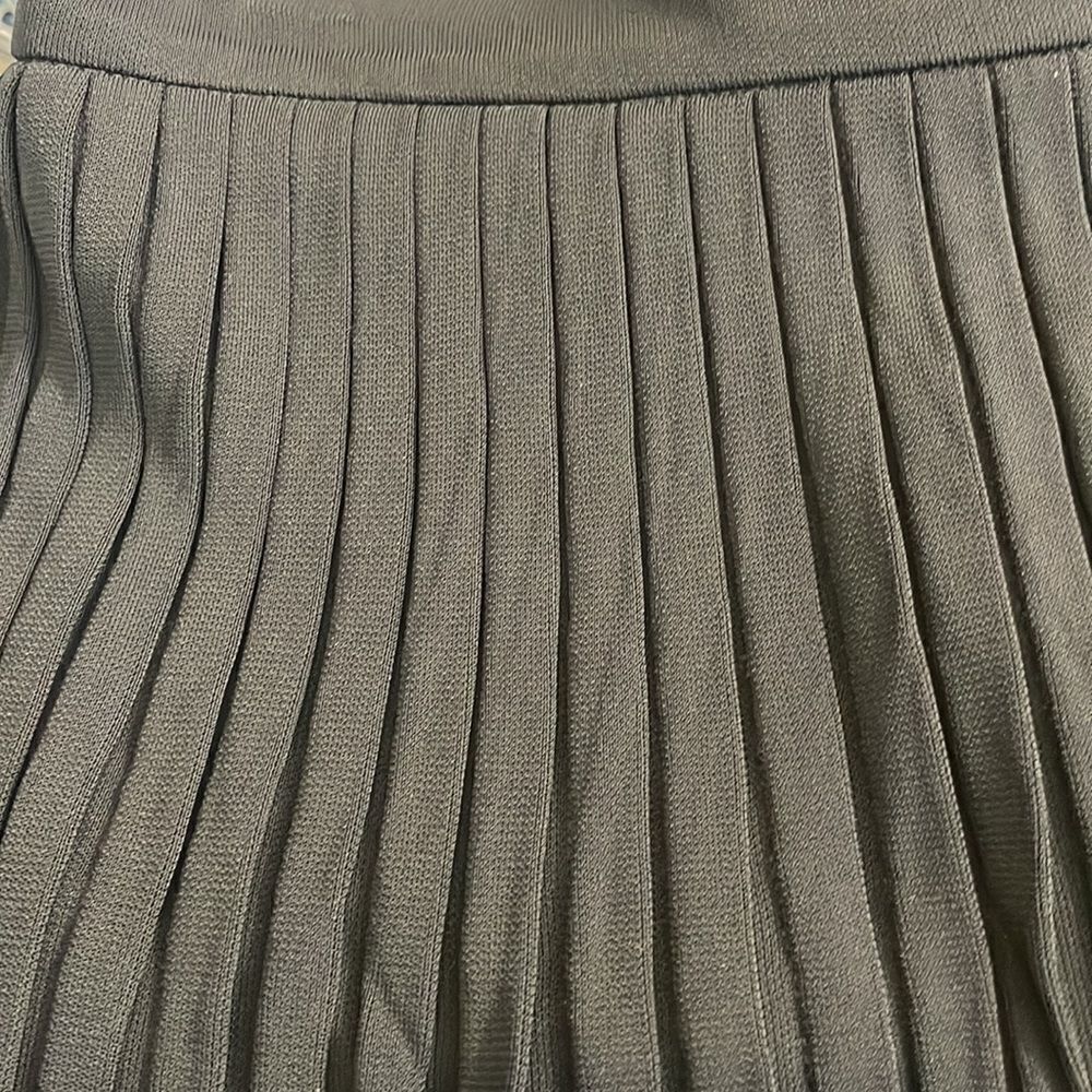 Fendi Black Mini Pleated Zip Closure Lined Bubble Hem Skirt - Picture 4 of 7
